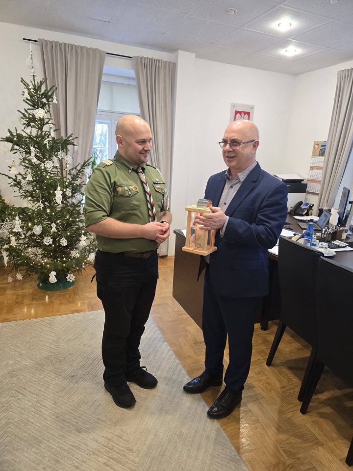 Betlejemskie Światło Pokoju w Ostrołęce [15.12.2025] - zdjęcie #4 - eOstroleka.pl