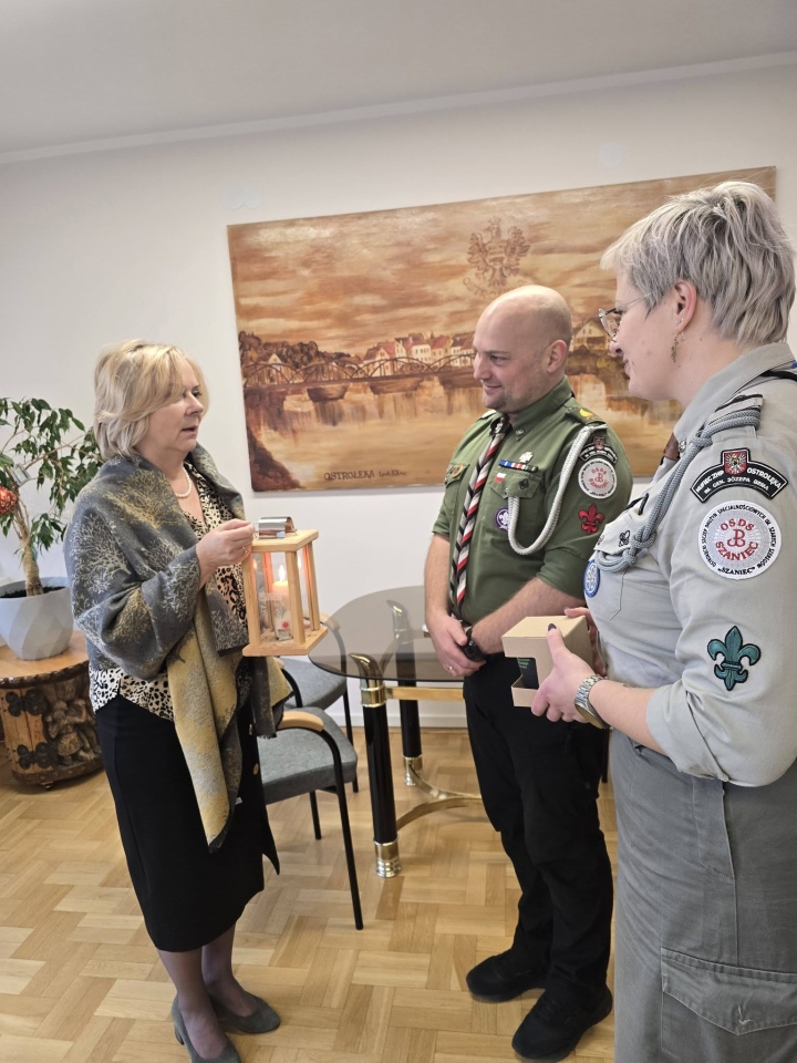 Betlejemskie Światło Pokoju w Ostrołęce [15.12.2025] - zdjęcie #11 - eOstroleka.pl