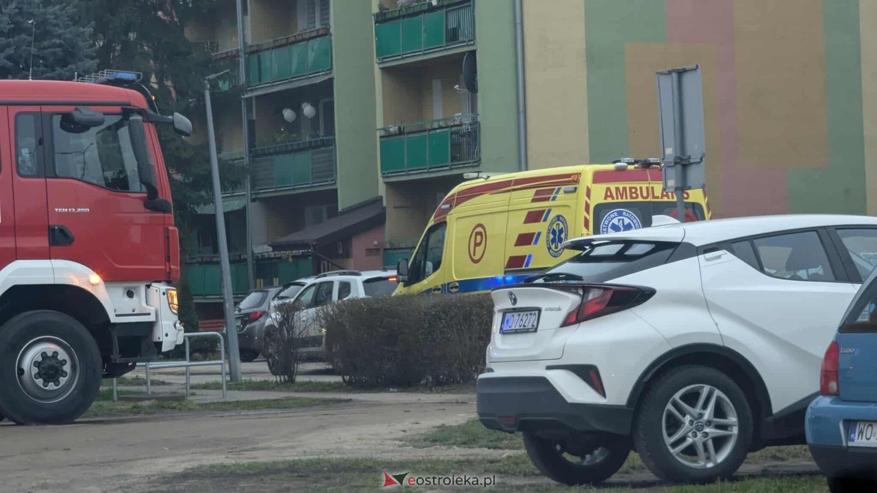 Interwencja służb ratunkowych na osiedlu Centrum [15.12.2025] - zdjęcie #3 - eOstroleka.pl