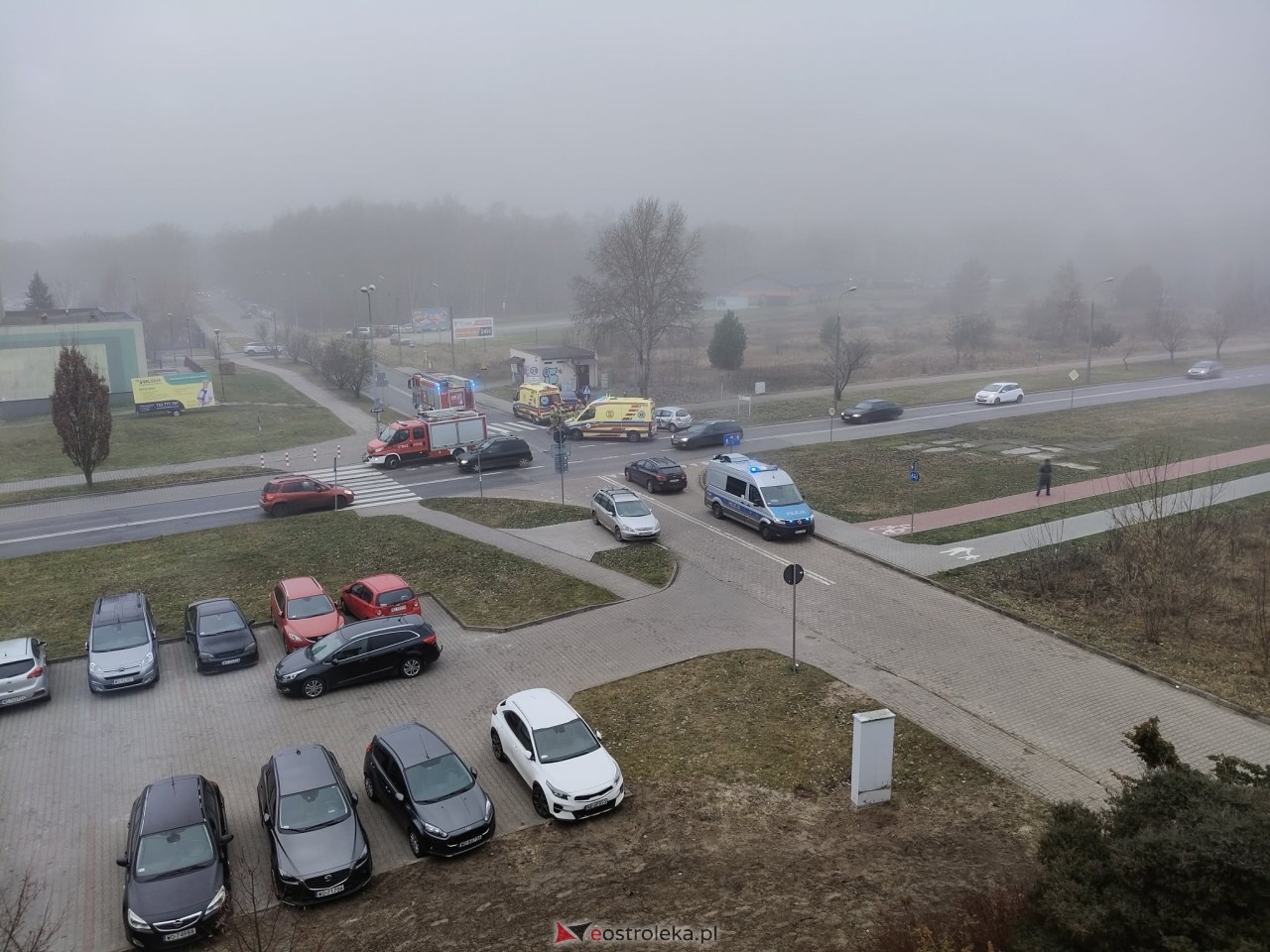 Wypadek na Alei Jana Pawła II [16.12.2025] - zdjęcie #3 - eOstroleka.pl
