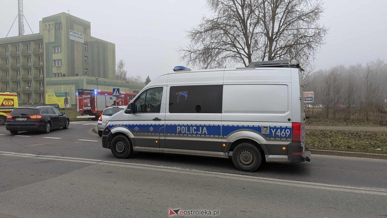 Wypadek na Alei Jana Pawła II [16.12.2025] - zdjęcie #2 - eOstroleka.pl