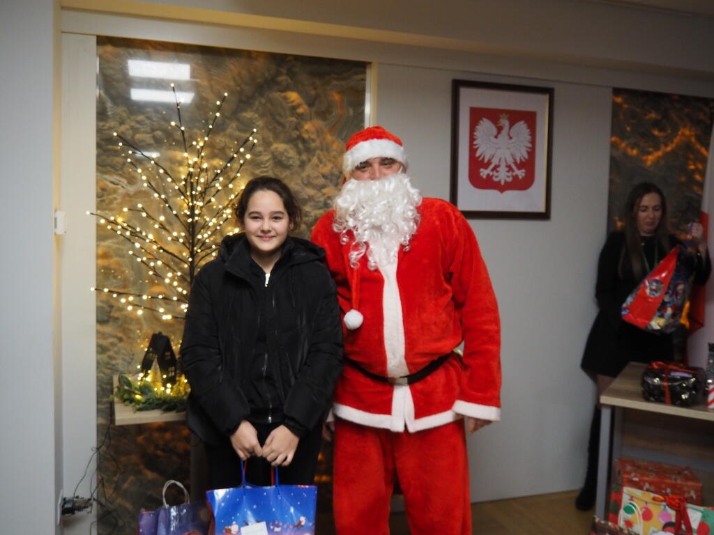 Wizyta Mikołaja w Urzędzie Gminy Olszewo-Borki fot. Gmina Olszewo-Borki [16.12.2025] - zdjęcie #21 - eOstroleka.pl