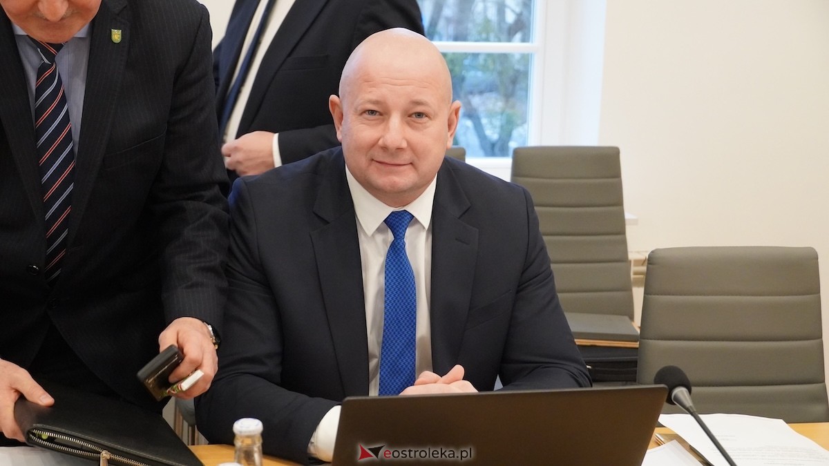 Ruszyła najważniejsza sesja rady powiatu [16.12.2025] - zdjęcie #63 - eOstroleka.pl