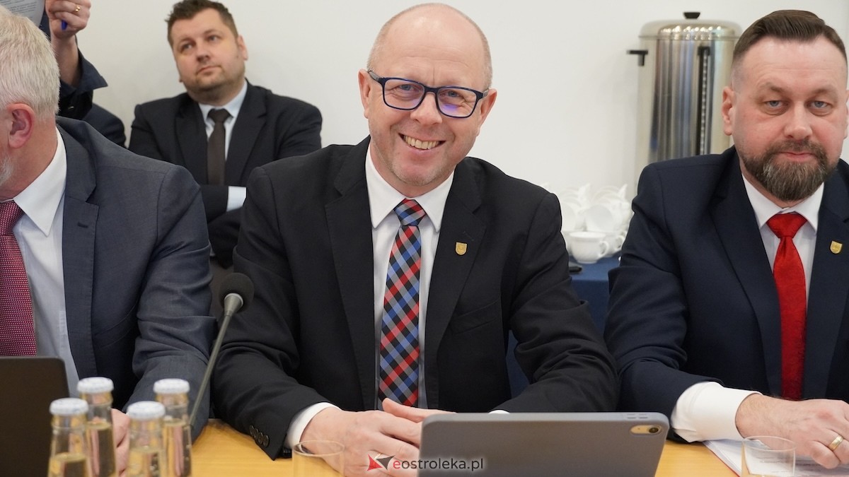 Ruszyła najważniejsza sesja rady powiatu [16.12.2025] - zdjęcie #52 - eOstroleka.pl