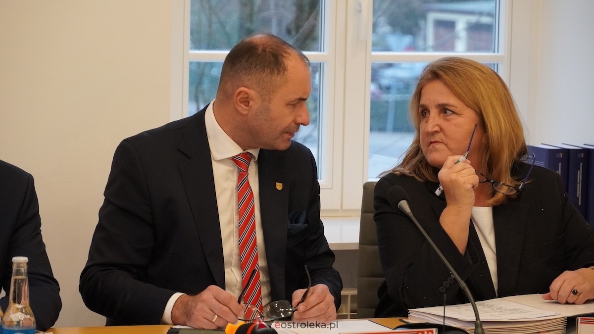 Ruszyła najważniejsza sesja rady powiatu [16.12.2025] - zdjęcie #36 - eOstroleka.pl