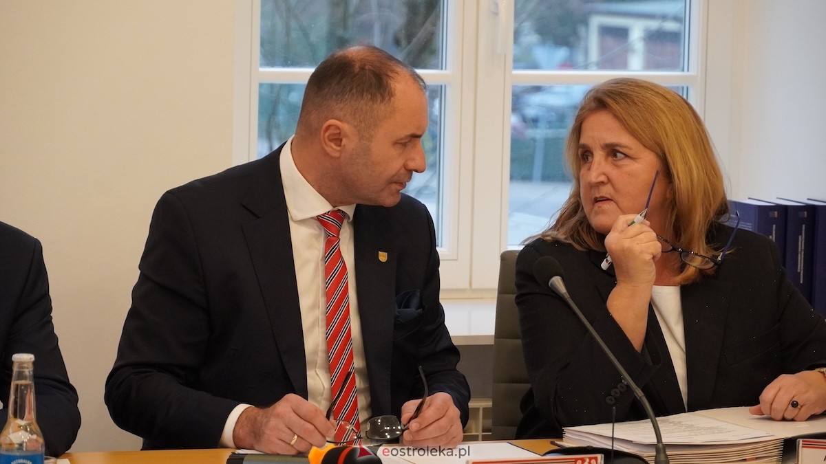 Ruszyła najważniejsza sesja rady powiatu [16.12.2025] - zdjęcie #35 - eOstroleka.pl