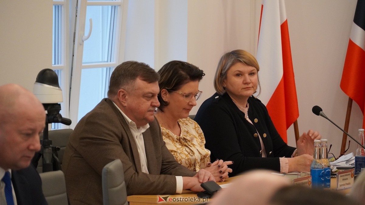 Ruszyła najważniejsza sesja rady powiatu [16.12.2025] - zdjęcie #16 - eOstroleka.pl