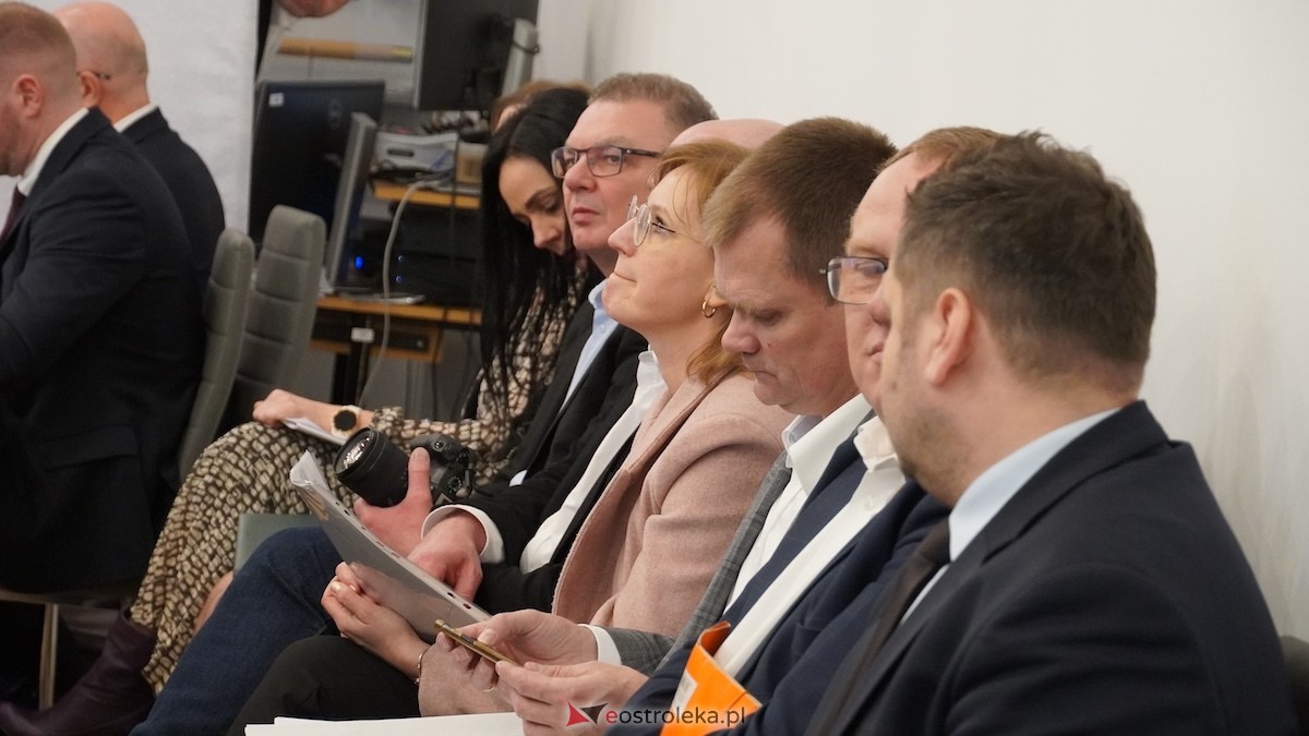 Ruszyła najważniejsza sesja rady powiatu [16.12.2025] - zdjęcie #15 - eOstroleka.pl