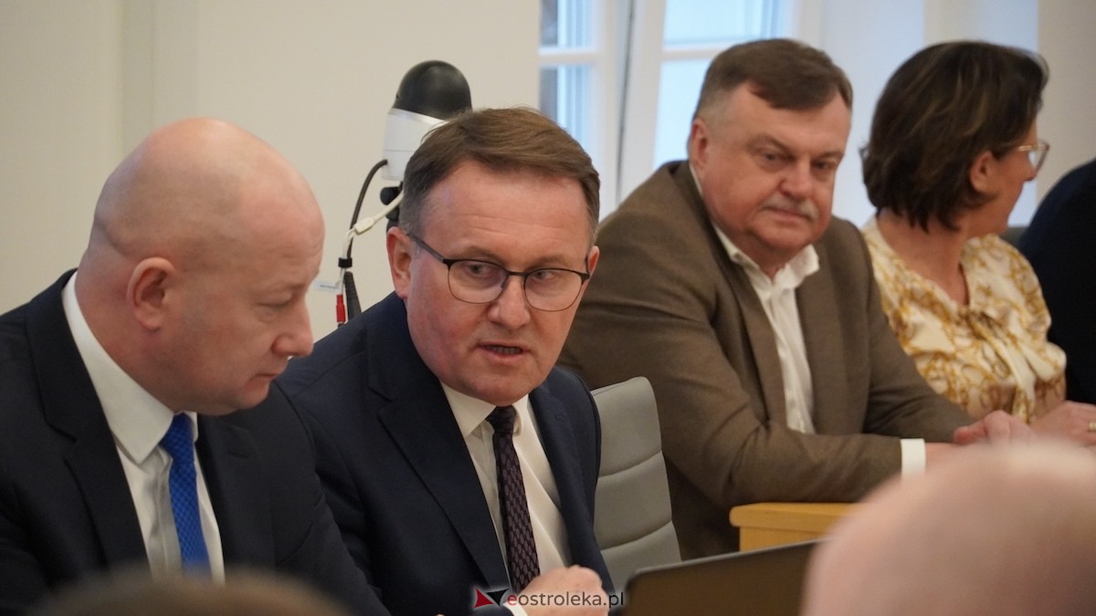 Ruszyła najważniejsza sesja rady powiatu [16.12.2025] - zdjęcie #14 - eOstroleka.pl