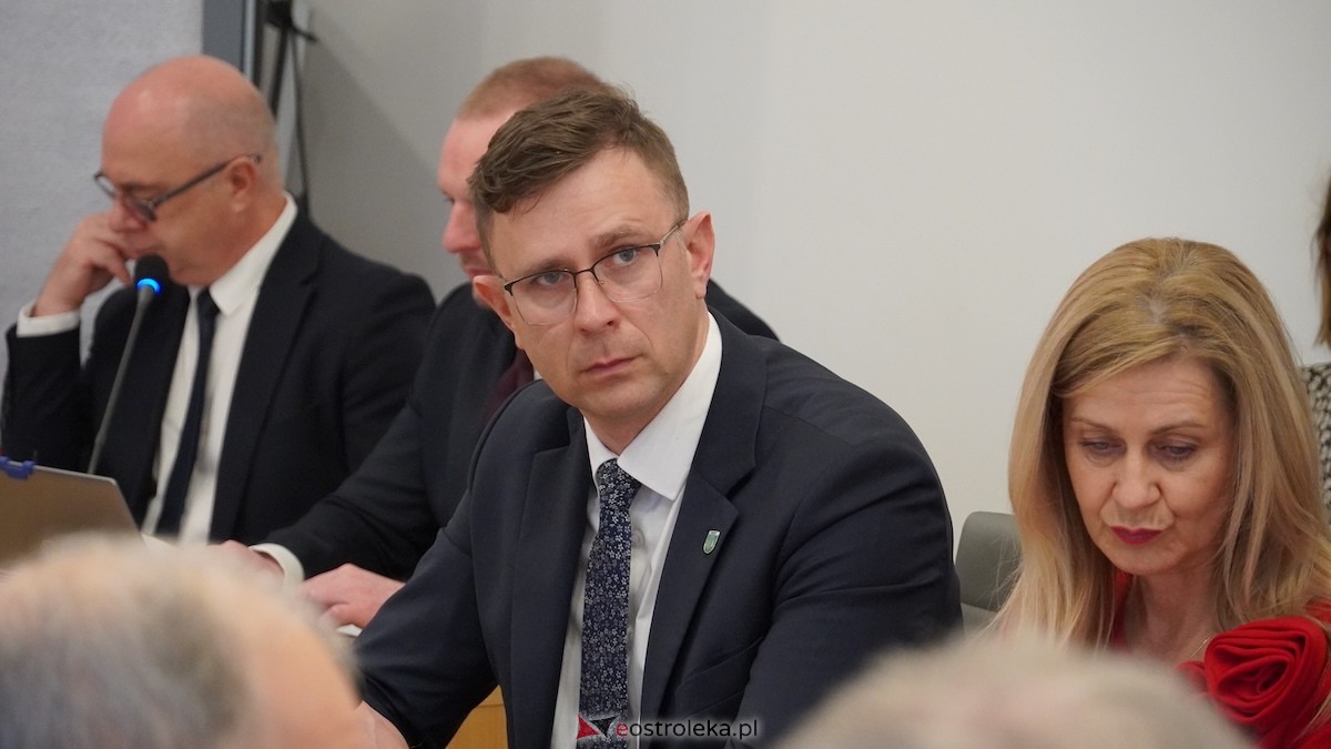 Ruszyła najważniejsza sesja rady powiatu [16.12.2025] - zdjęcie #8 - eOstroleka.pl