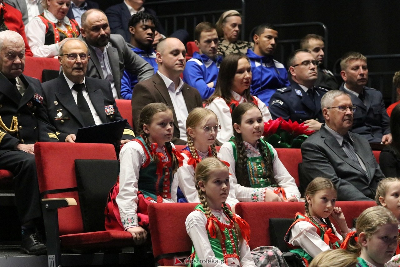 Sesja rady powiatu ostrołęckiego [16.12.2025] - zdjęcie #150 - eOstroleka.pl