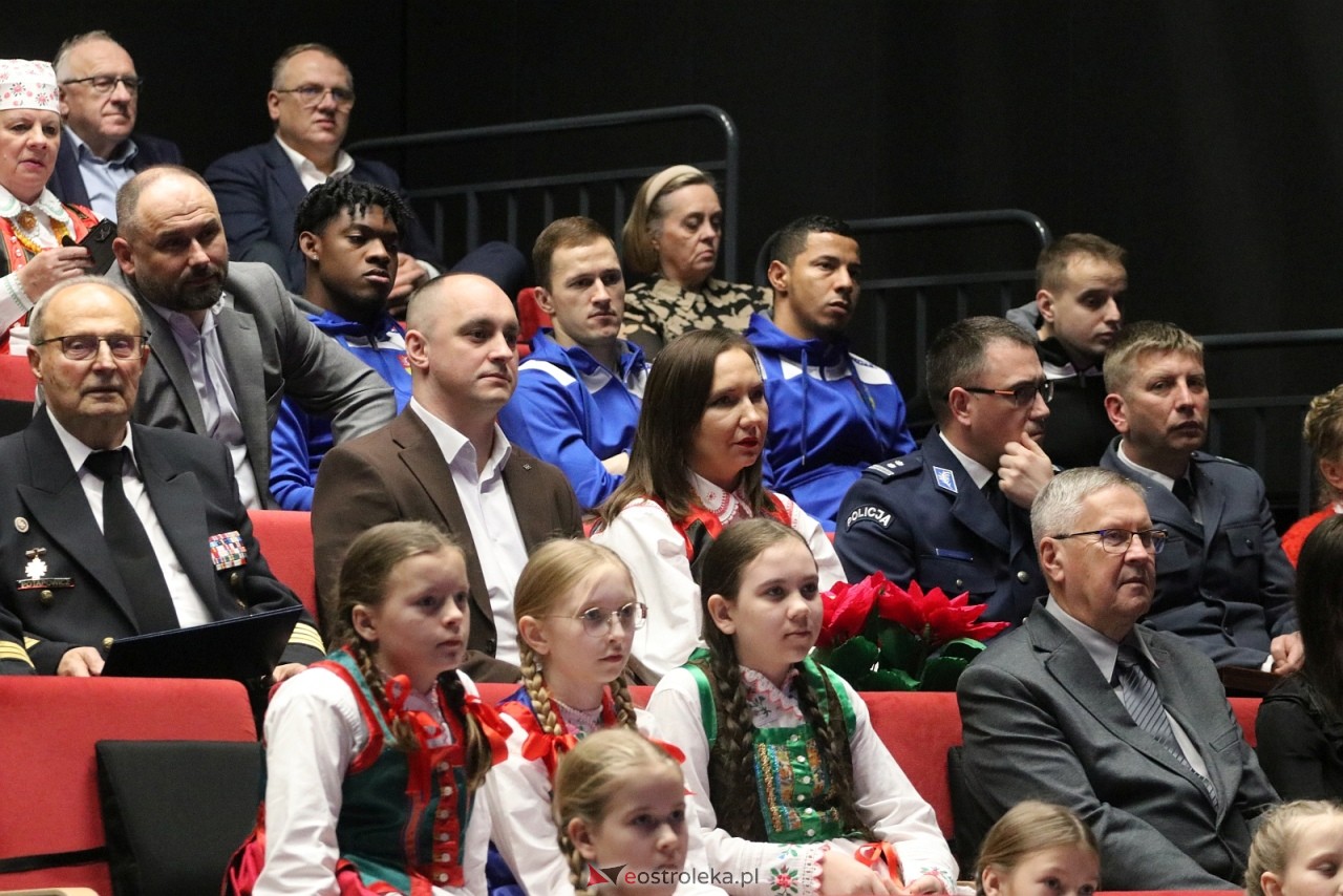Sesja rady powiatu ostrołęckiego [16.12.2025] - zdjęcie #149 - eOstroleka.pl