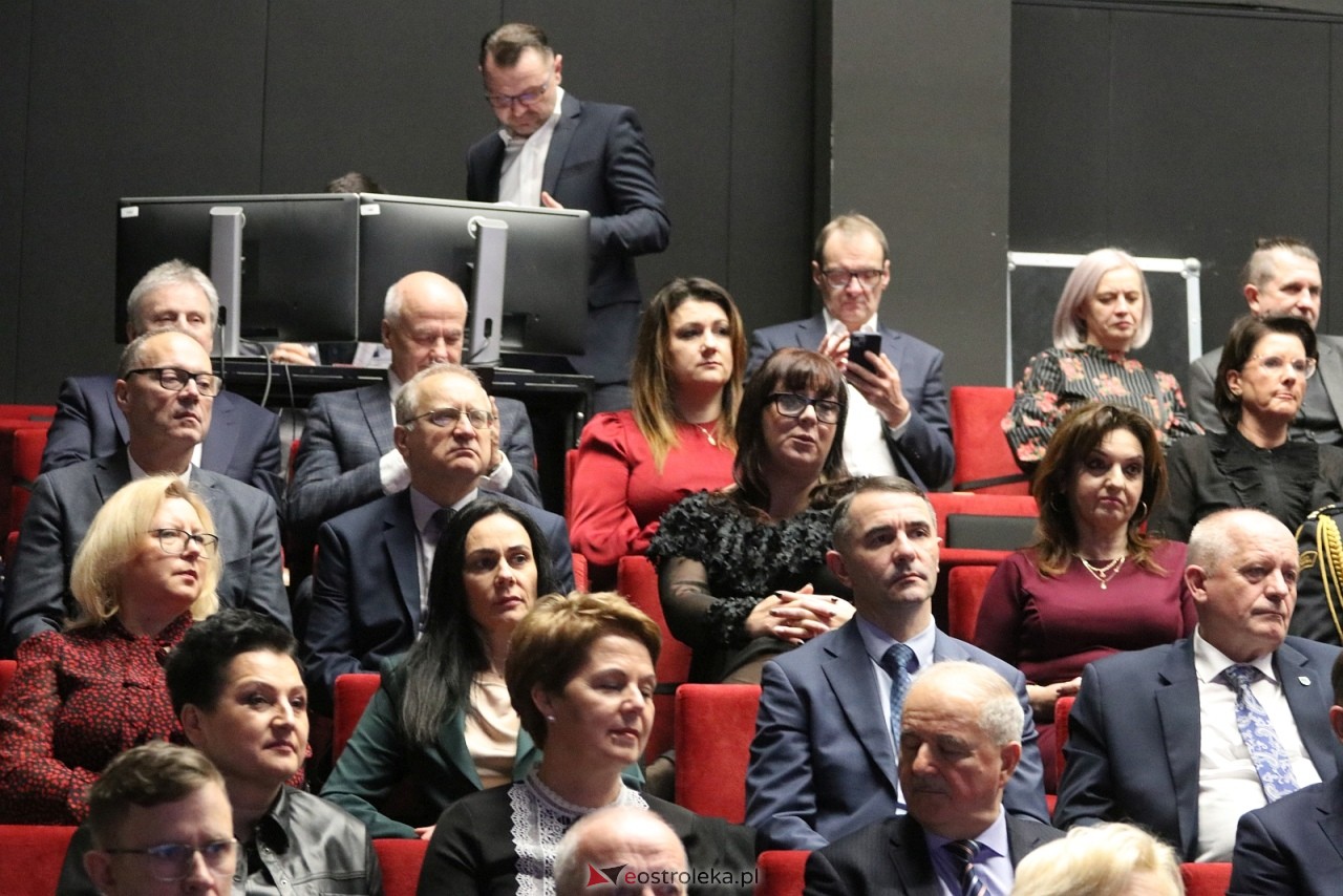 Sesja rady powiatu ostrołęckiego [16.12.2025] - zdjęcie #140 - eOstroleka.pl