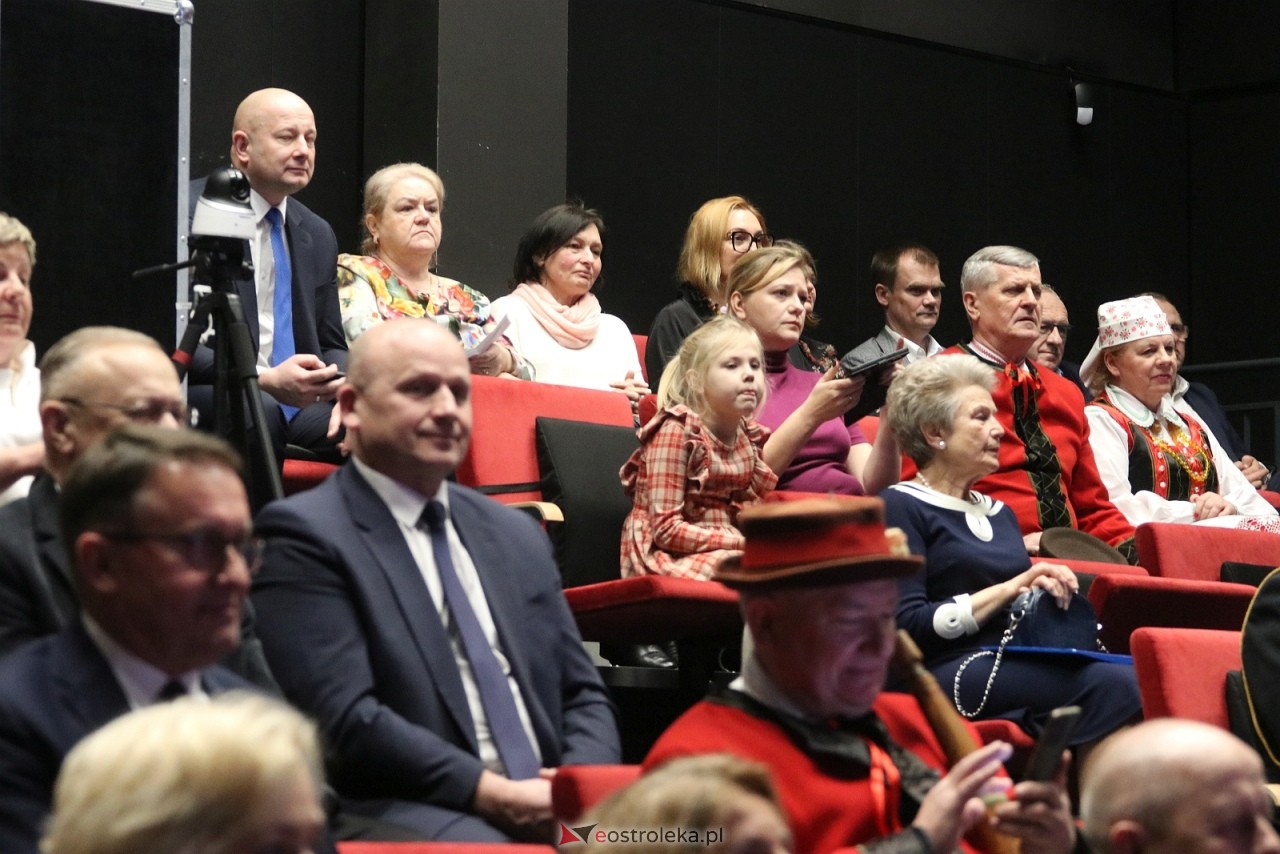 Sesja rady powiatu ostrołęckiego [16.12.2025] - zdjęcie #133 - eOstroleka.pl