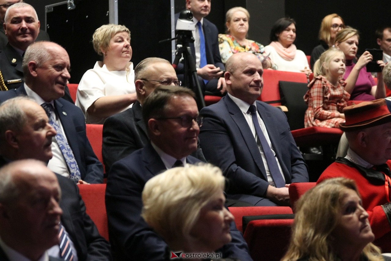 Sesja rady powiatu ostrołęckiego [16.12.2025] - zdjęcie #132 - eOstroleka.pl