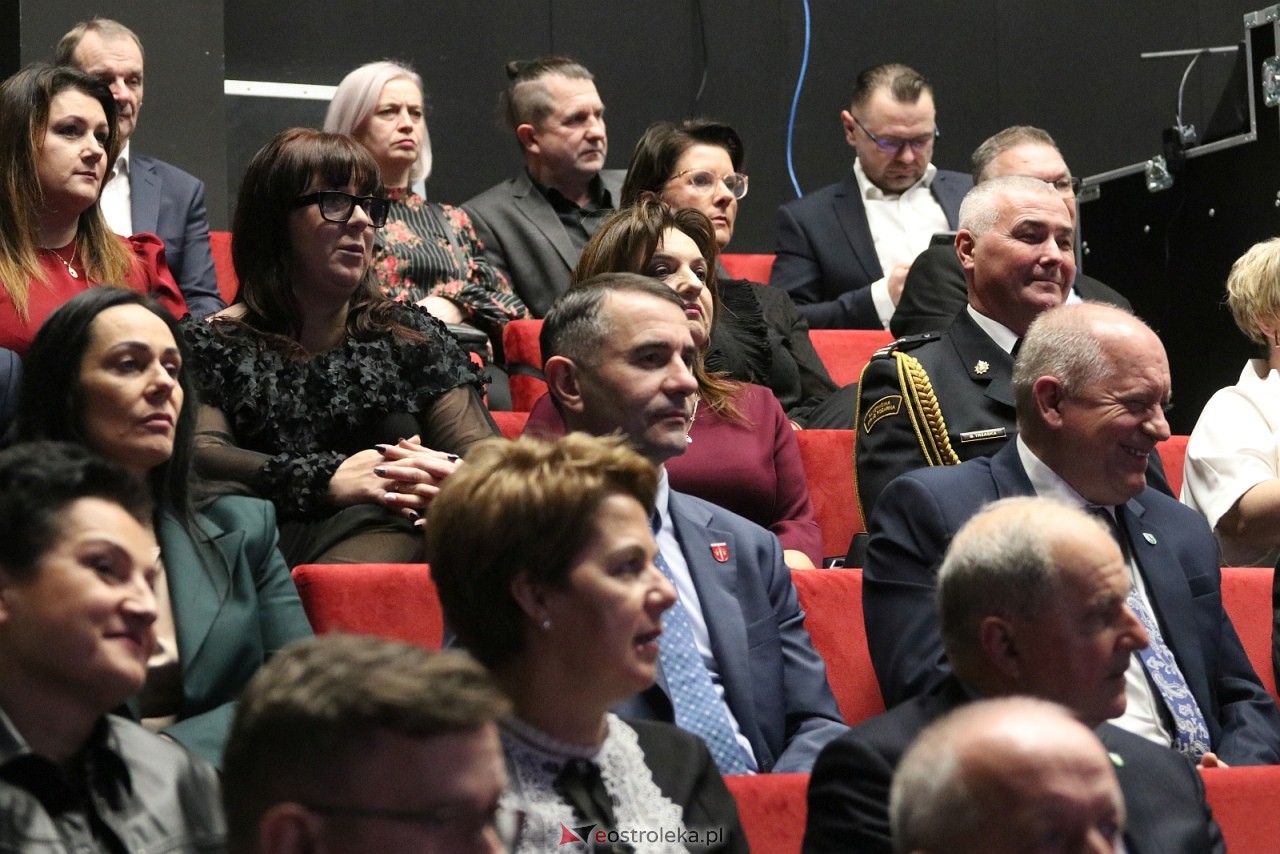 Sesja rady powiatu ostrołęckiego [16.12.2025] - zdjęcie #130 - eOstroleka.pl