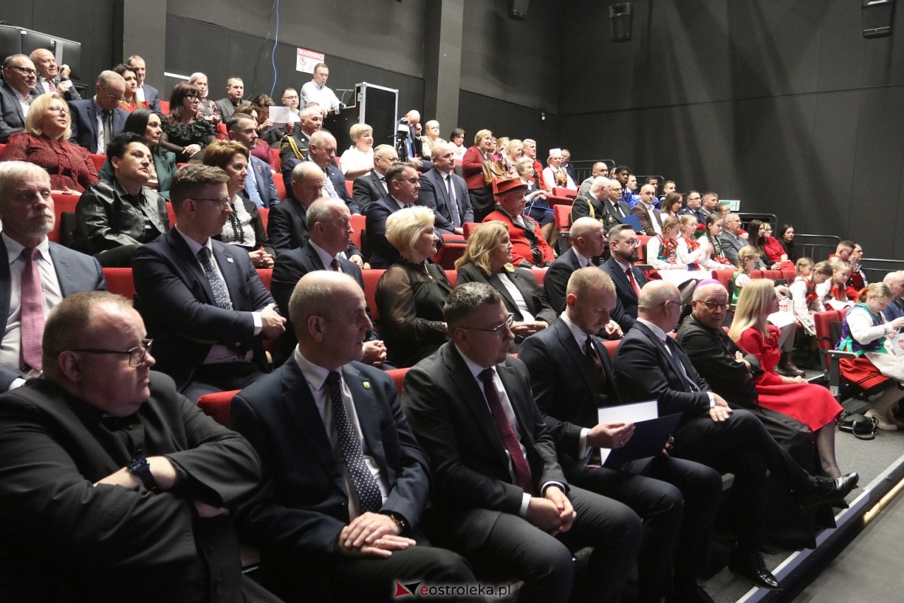 Sesja rady powiatu ostrołęckiego [16.12.2025] - zdjęcie #113 - eOstroleka.pl