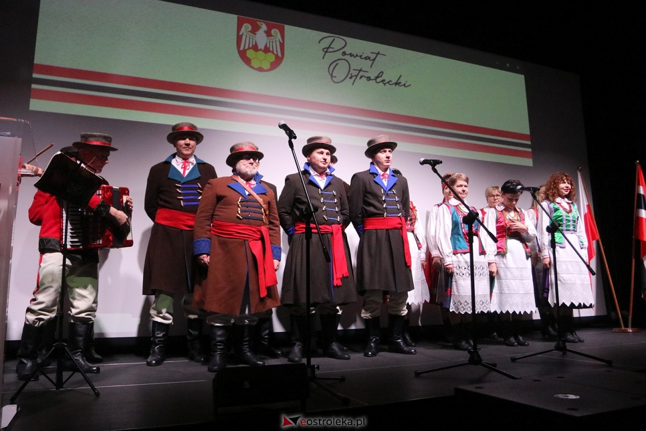 Sesja rady powiatu ostrołęckiego [16.12.2025] - zdjęcie #102 - eOstroleka.pl