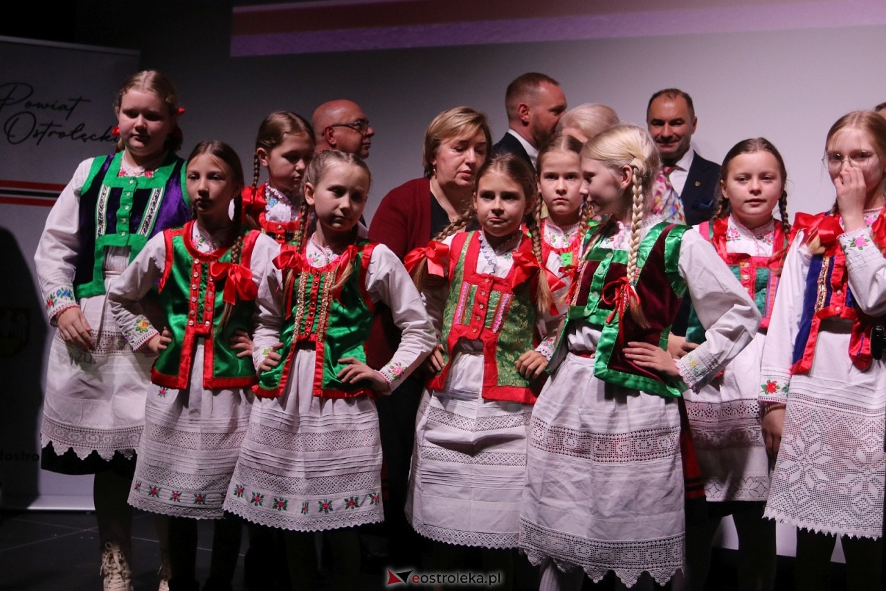 Sesja rady powiatu ostrołęckiego [16.12.2025] - zdjęcie #75 - eOstroleka.pl