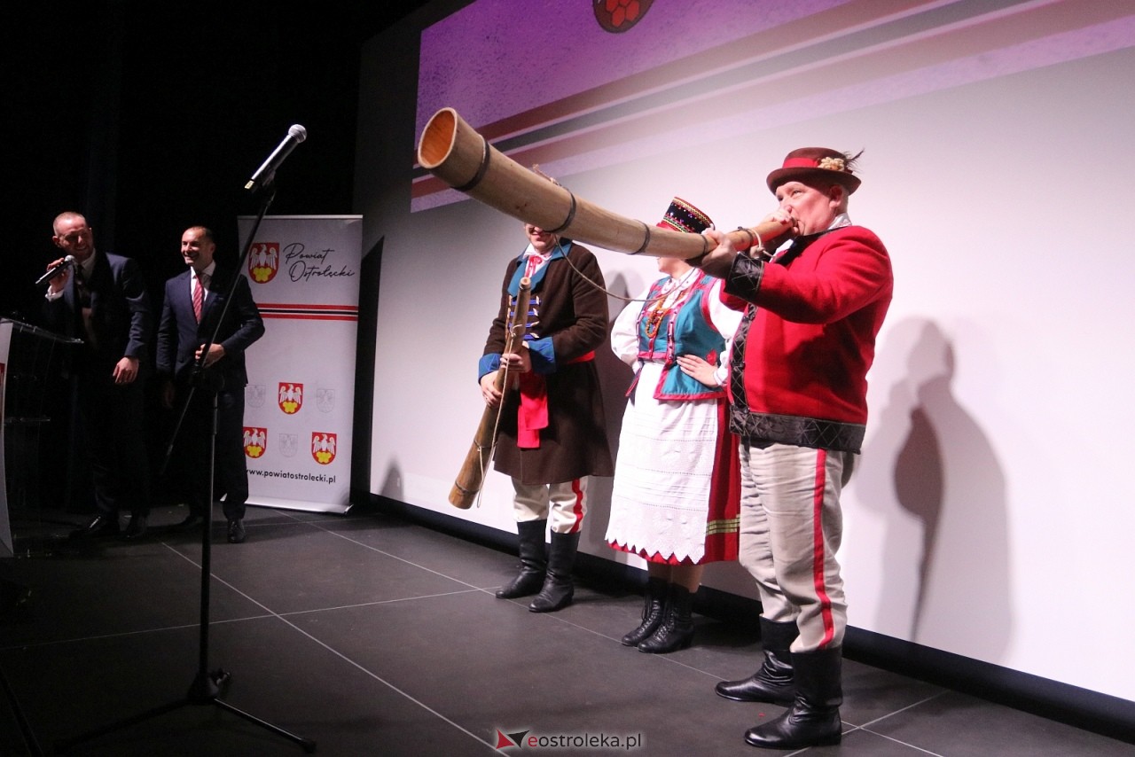 Sesja rady powiatu ostrołęckiego [16.12.2025] - zdjęcie #55 - eOstroleka.pl