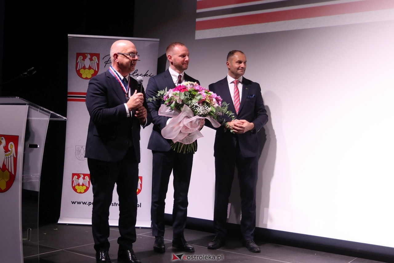 Sesja rady powiatu ostrołęckiego [16.12.2025] - zdjęcie #49 - eOstroleka.pl