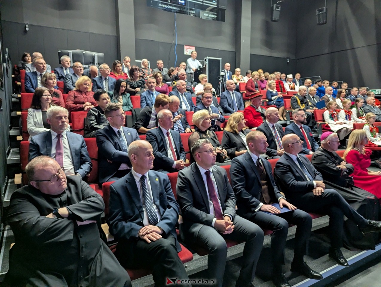 Sesja rady powiatu ostrołęckiego [16.12.2025] - zdjęcie #38 - eOstroleka.pl
