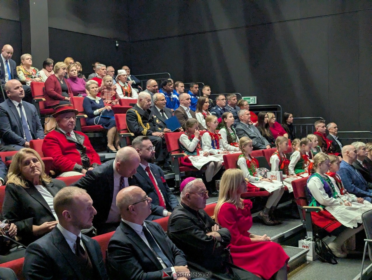 Sesja rady powiatu ostrołęckiego [16.12.2025] - zdjęcie #34 - eOstroleka.pl