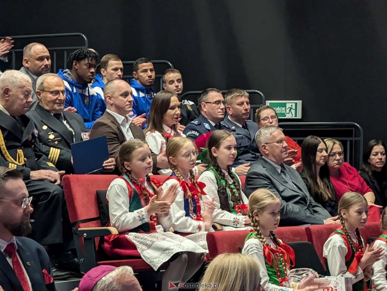 Sesja rady powiatu ostrołęckiego [16.12.2025] - zdjęcie #30 - eOstroleka.pl