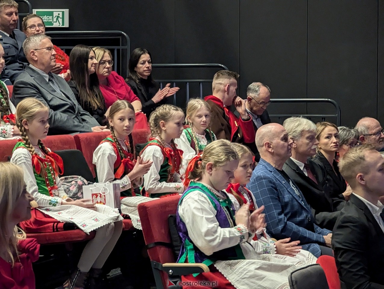 Sesja rady powiatu ostrołęckiego [16.12.2025] - zdjęcie #29 - eOstroleka.pl