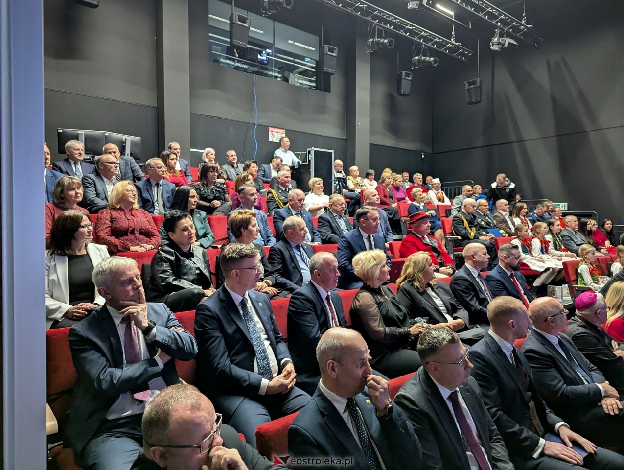 Sesja rady powiatu ostrołęckiego [16.12.2025] - zdjęcie #25 - eOstroleka.pl