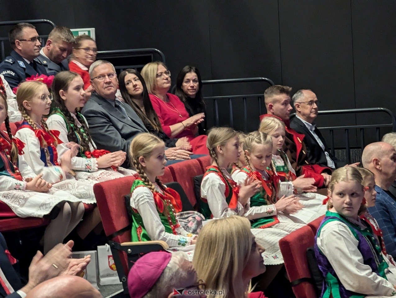 Sesja rady powiatu ostrołęckiego [16.12.2025] - zdjęcie #19 - eOstroleka.pl