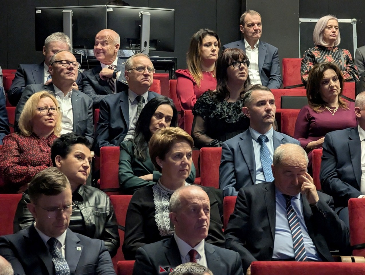 Sesja rady powiatu ostrołęckiego [16.12.2025] - zdjęcie #16 - eOstroleka.pl