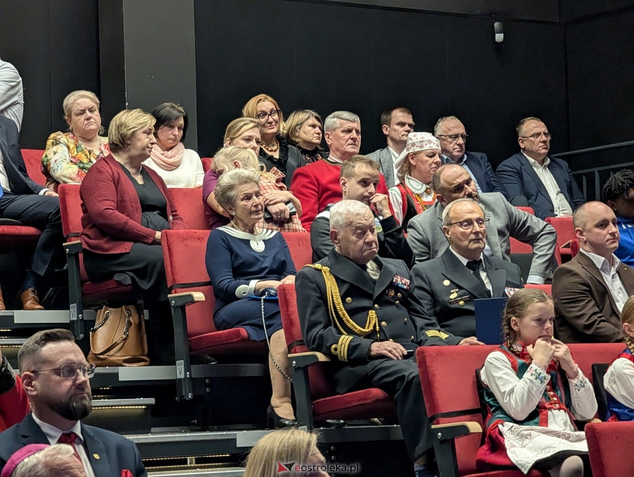 Sesja rady powiatu ostrołęckiego [16.12.2025] - zdjęcie #15 - eOstroleka.pl