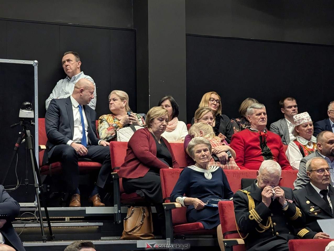 Sesja rady powiatu ostrołęckiego [16.12.2025] - zdjęcie #9 - eOstroleka.pl