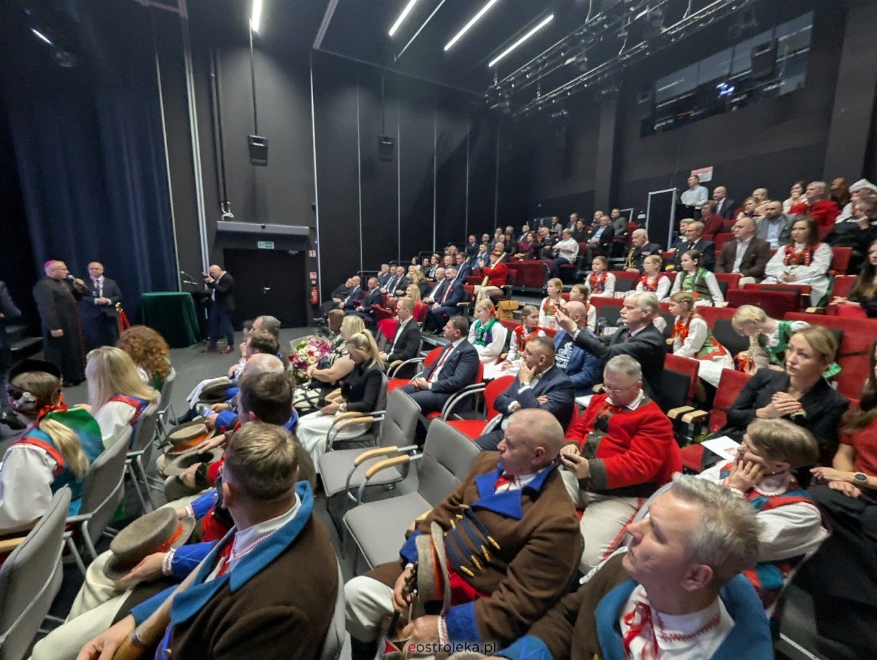 Sesja rady powiatu ostrołęckiego [16.12.2025] - zdjęcie #7 - eOstroleka.pl