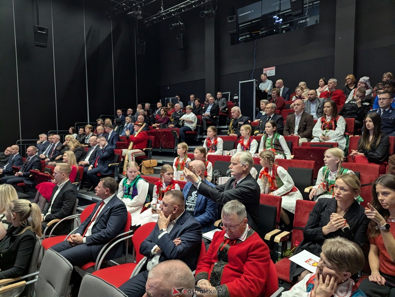 Sesja rady powiatu ostrołęckiego [16.12.2025] - zdjęcie #5 - eOstroleka.pl