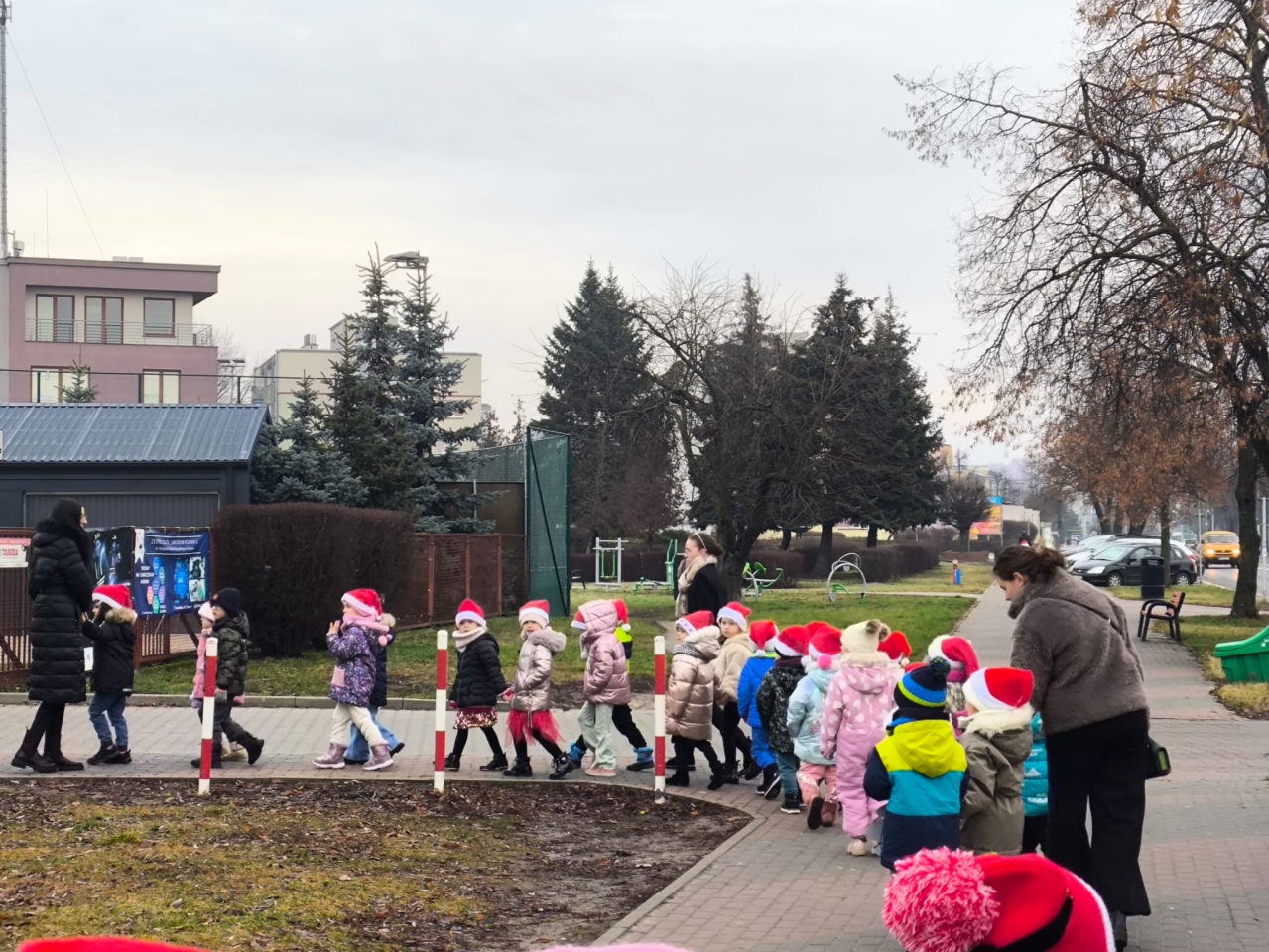 Niech słodka gwiazdka zaświeci PM nr 8 z akcją charytatywną dla potrzebujących [17.12.2025] - zdjęcie #77 - eOstroleka.pl