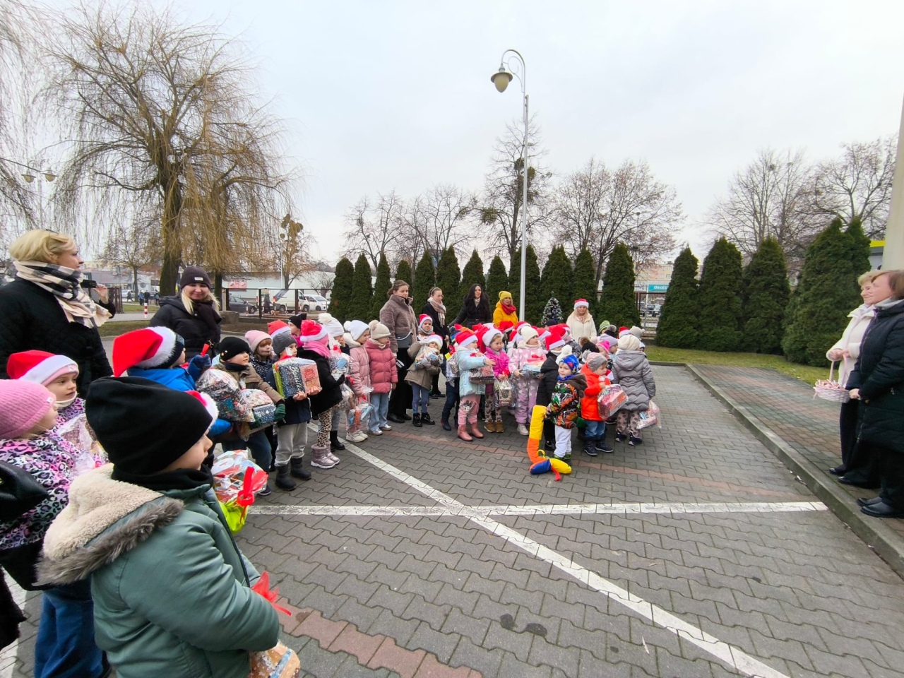 Niech słodka gwiazdka zaświeci PM nr 8 z akcją charytatywną dla potrzebujących [17.12.2025] - zdjęcie #54 - eOstroleka.pl