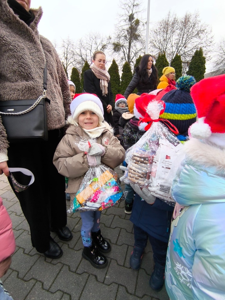 Niech słodka gwiazdka zaświeci PM nr 8 z akcją charytatywną dla potrzebujących [17.12.2025] - zdjęcie #50 - eOstroleka.pl