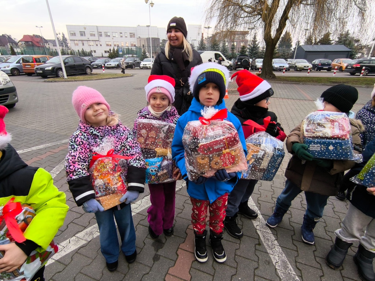 Niech słodka gwiazdka zaświeci PM nr 8 z akcją charytatywną dla potrzebujących [17.12.2025] - zdjęcie #49 - eOstroleka.pl