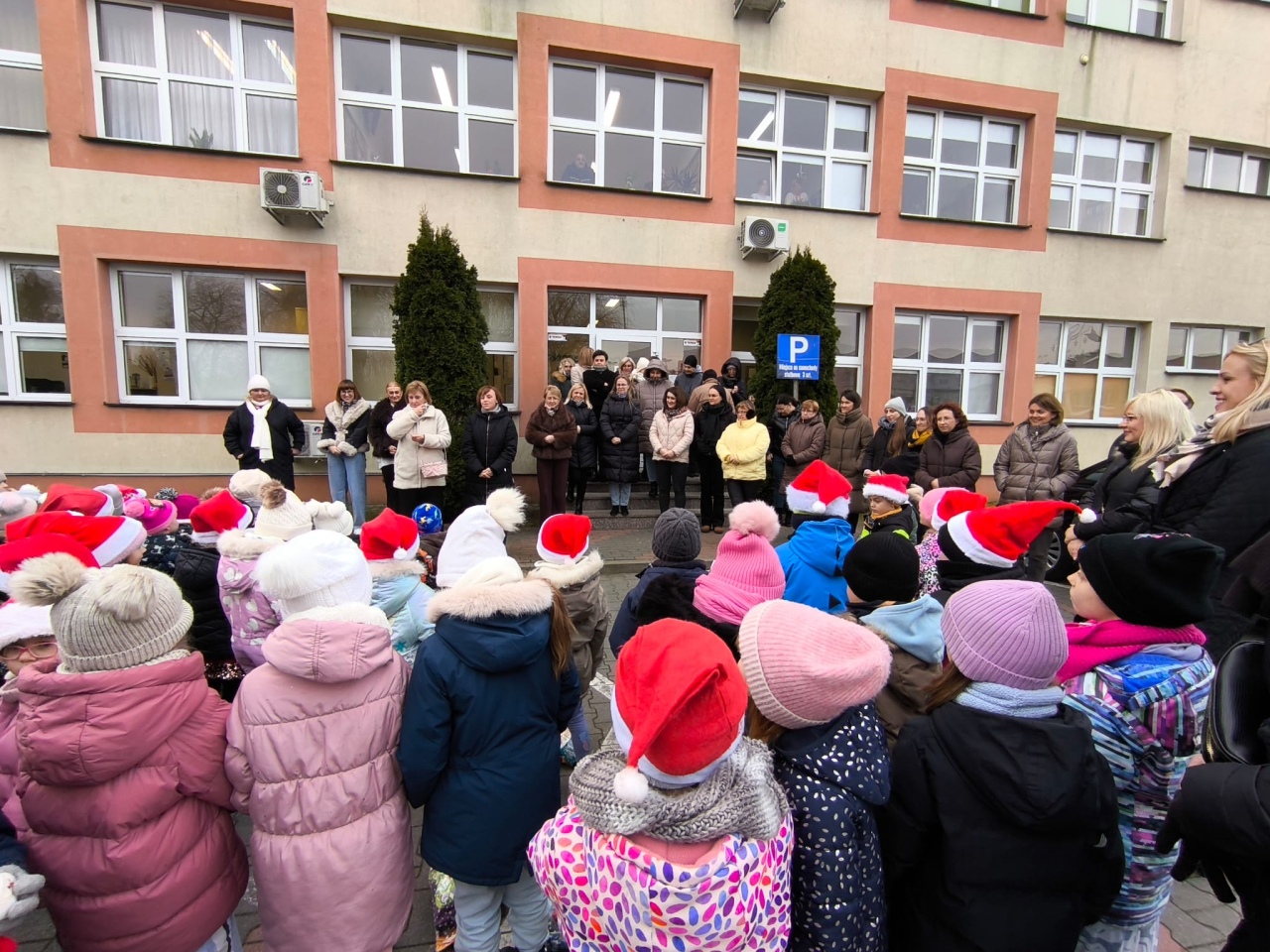 Niech słodka gwiazdka zaświeci PM nr 8 z akcją charytatywną dla potrzebujących [17.12.2025] - zdjęcie #41 - eOstroleka.pl