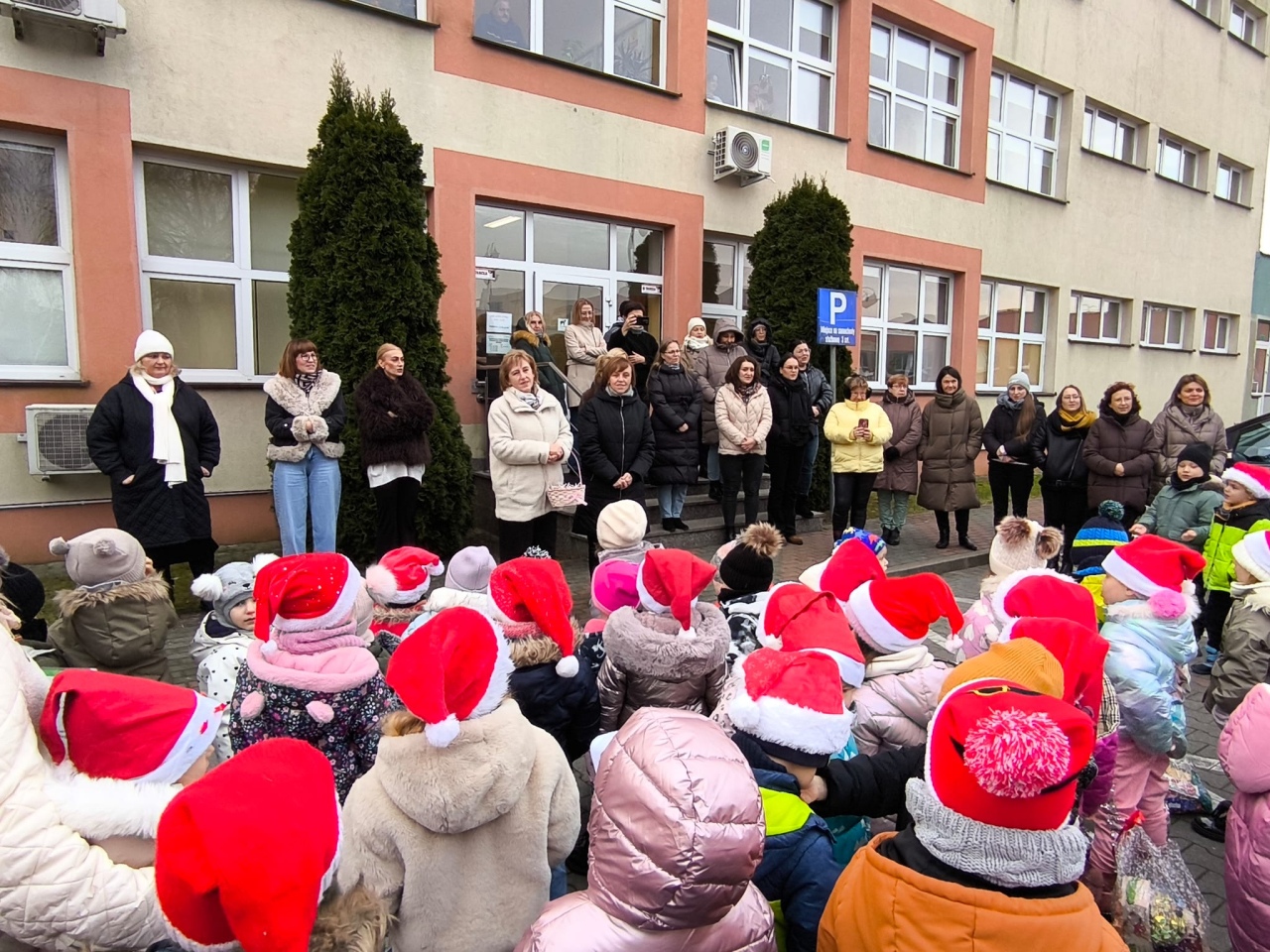 Niech słodka gwiazdka zaświeci PM nr 8 z akcją charytatywną dla potrzebujących [17.12.2025] - zdjęcie #39 - eOstroleka.pl
