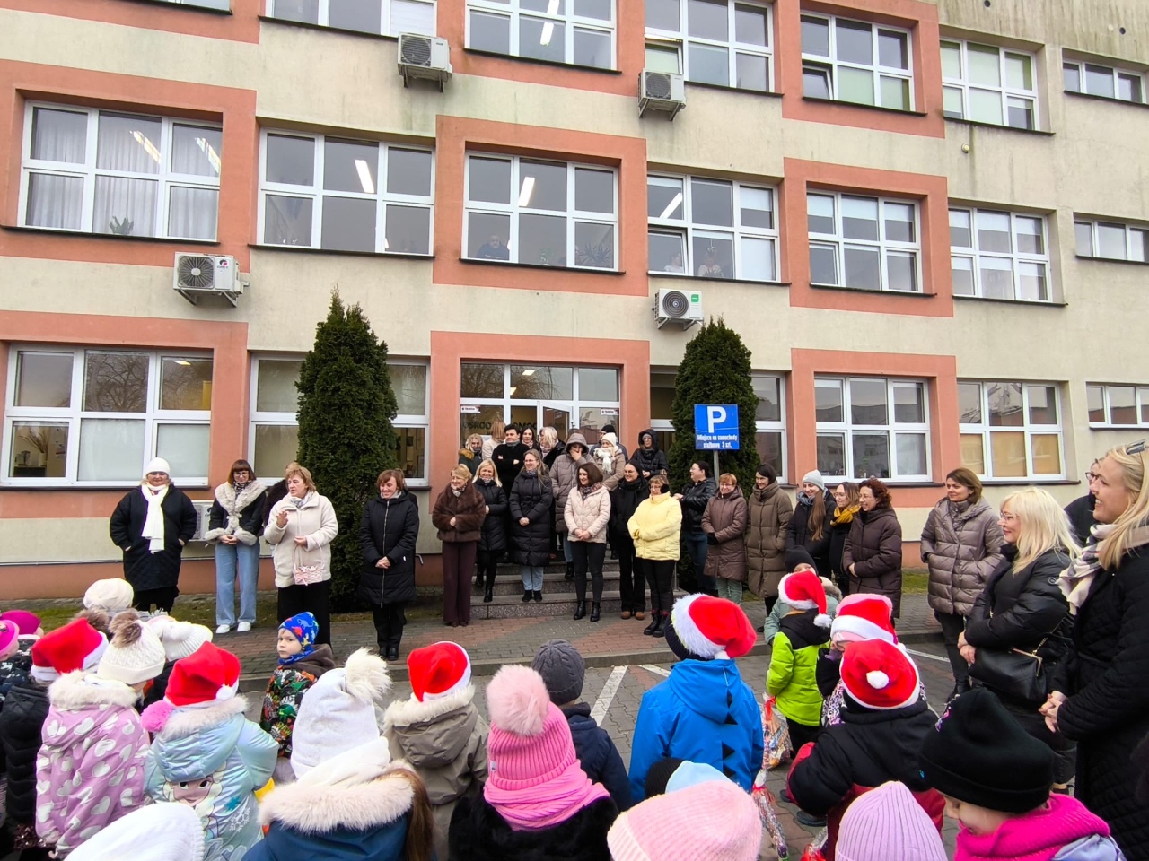 Niech słodka gwiazdka zaświeci PM nr 8 z akcją charytatywną dla potrzebujących [17.12.2025] - zdjęcie #43 - eOstroleka.pl