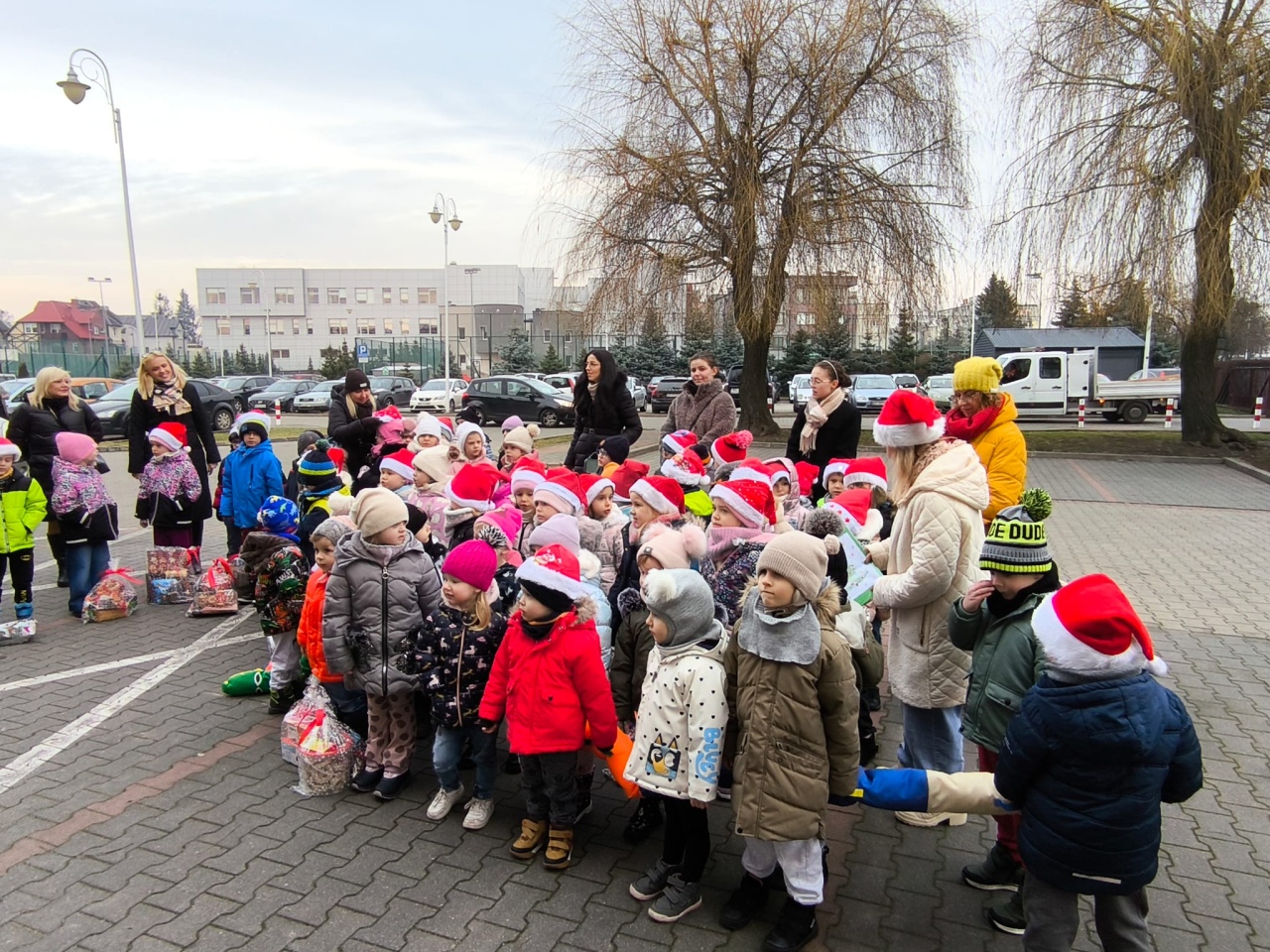 Niech słodka gwiazdka zaświeci PM nr 8 z akcją charytatywną dla potrzebujących [17.12.2025] - zdjęcie #36 - eOstroleka.pl
