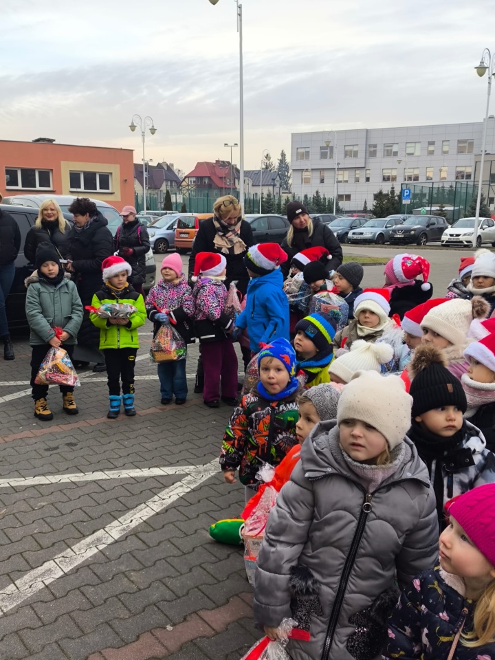 Niech słodka gwiazdka zaświeci PM nr 8 z akcją charytatywną dla potrzebujących [17.12.2025] - zdjęcie #34 - eOstroleka.pl