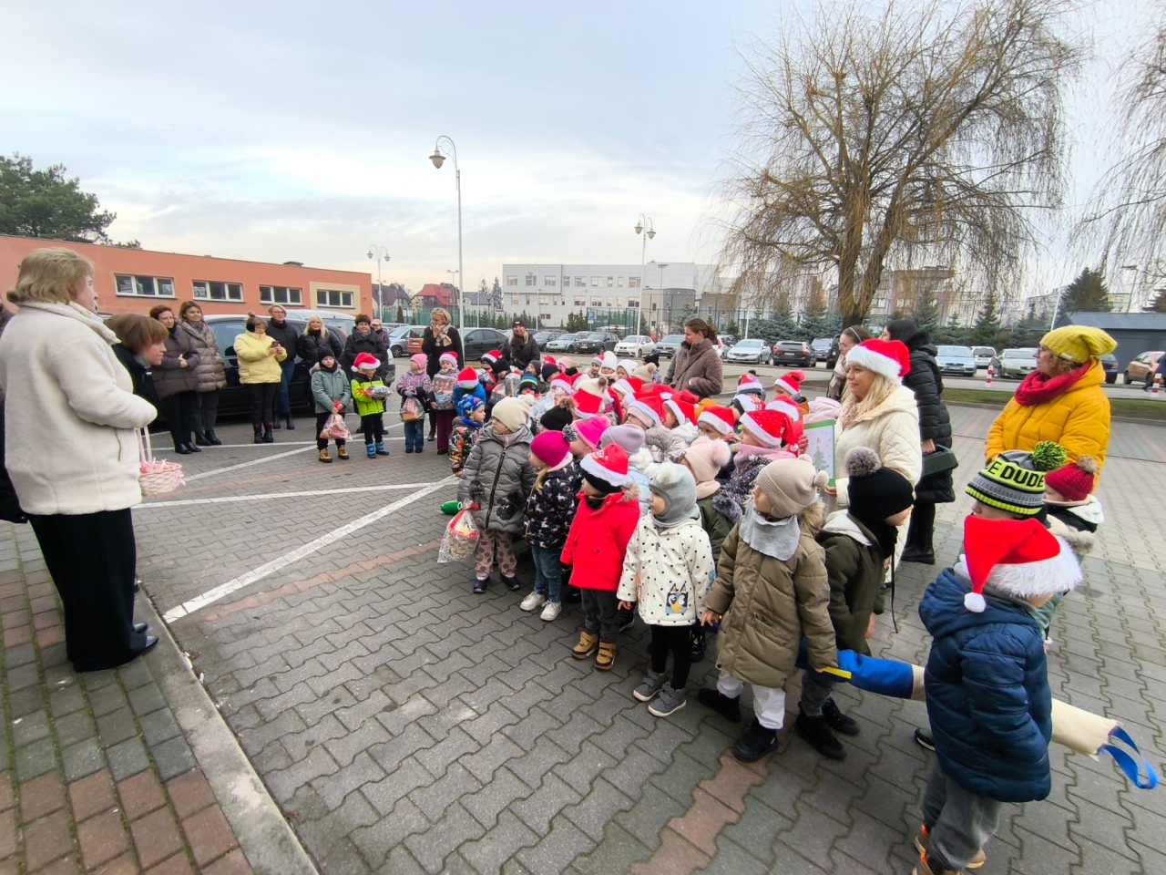 Niech słodka gwiazdka zaświeci PM nr 8 z akcją charytatywną dla potrzebujących [17.12.2025] - zdjęcie #33 - eOstroleka.pl