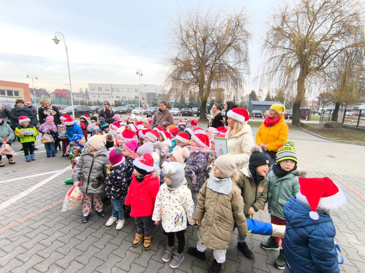 Niech słodka gwiazdka zaświeci PM nr 8 z akcją charytatywną dla potrzebujących [17.12.2025] - zdjęcie #32 - eOstroleka.pl