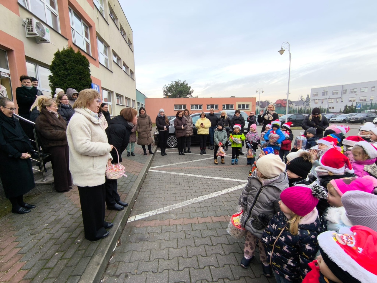 Niech słodka gwiazdka zaświeci PM nr 8 z akcją charytatywną dla potrzebujących [17.12.2025] - zdjęcie #30 - eOstroleka.pl
