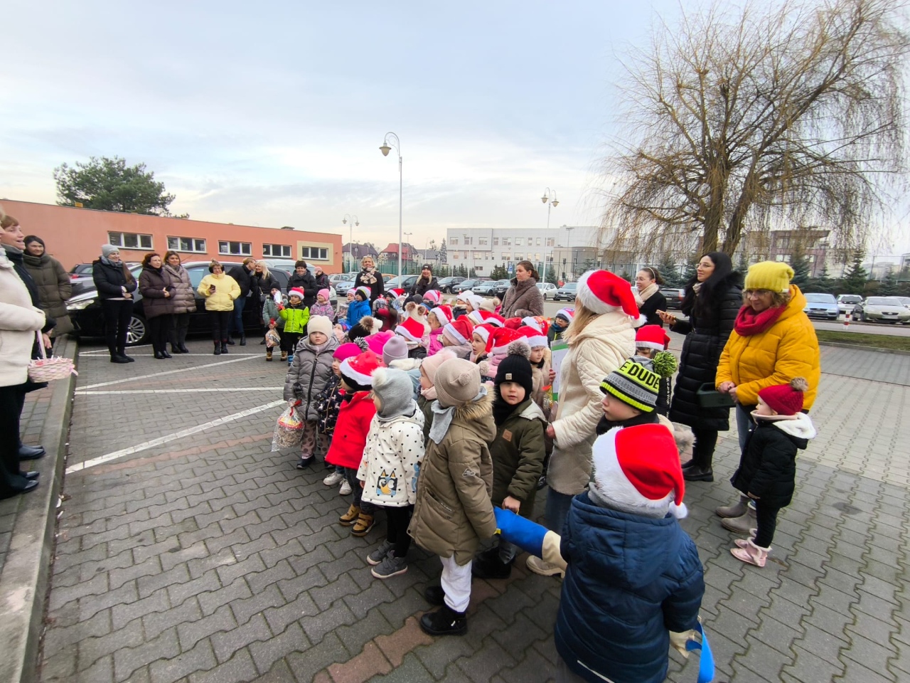 Niech słodka gwiazdka zaświeci PM nr 8 z akcją charytatywną dla potrzebujących [17.12.2025] - zdjęcie #28 - eOstroleka.pl