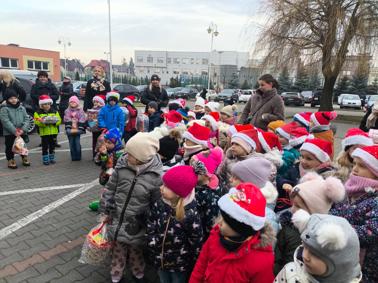 Niech słodka gwiazdka zaświeci PM nr 8 z akcją charytatywną dla potrzebujących [17.12.2025] - zdjęcie #31 - eOstroleka.pl